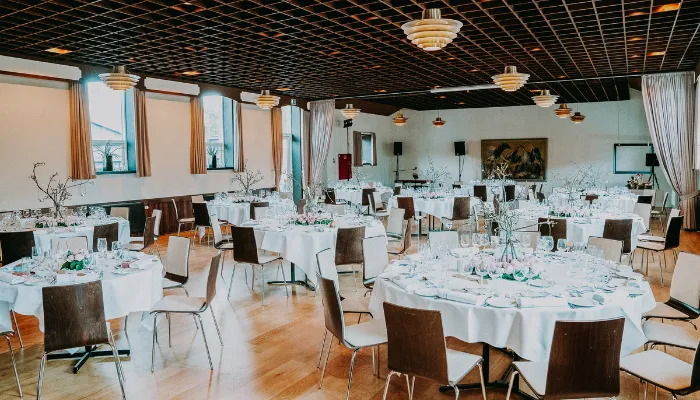 best ac marriage hall in east delhi